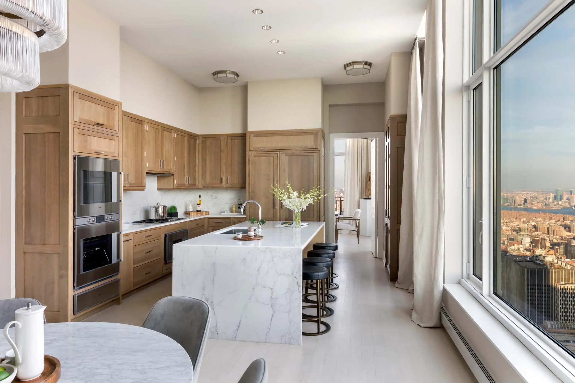 A Glimpse into Sophisticated Luxury: Bespoke Kitchen Design in NYC